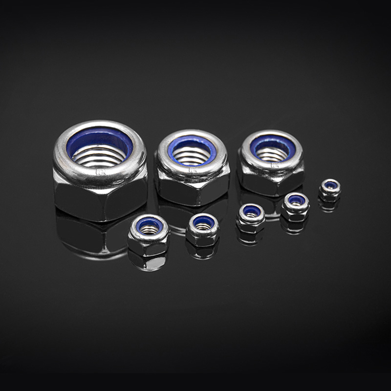 Šestihranné tenké matice z nerezové oceli DIN 985 s převažujícím kroutícím momentem s nekovovou vložkou